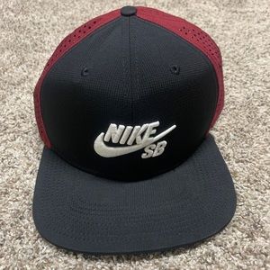 Nike Skateboard Black and Red hat